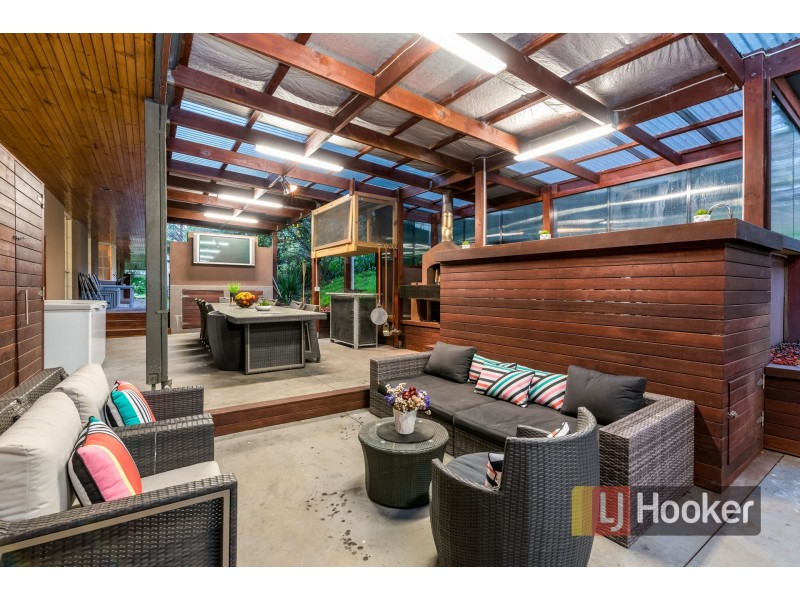 63-65 Churchill Park Drive, Endeavour Hills VIC 3802