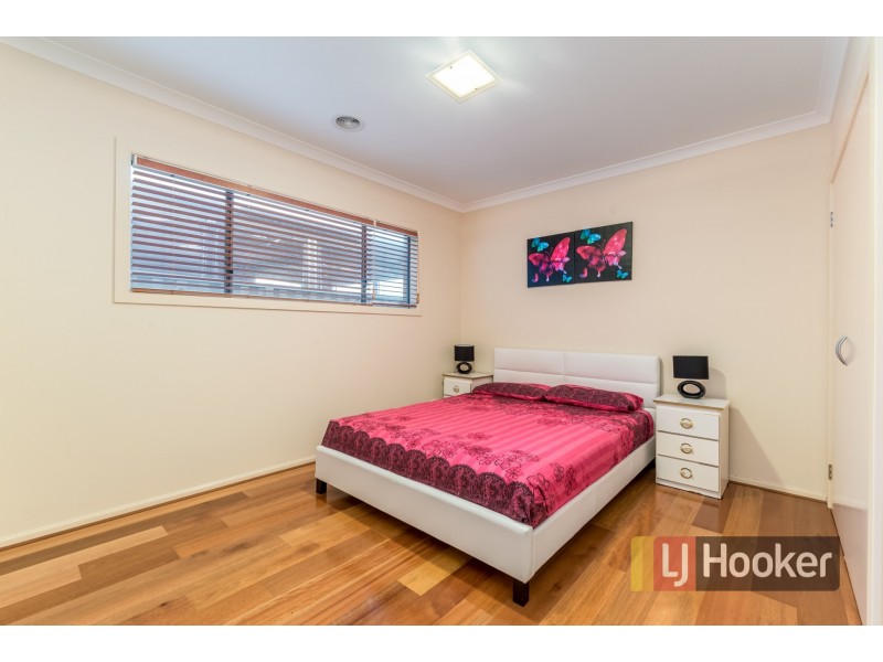 3 Foxhound Grove, Cranbourne East VIC 3977
