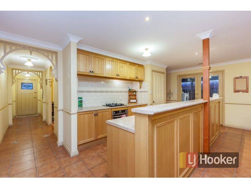 18 Grenfell Rise, Narre Warren South VIC 3805