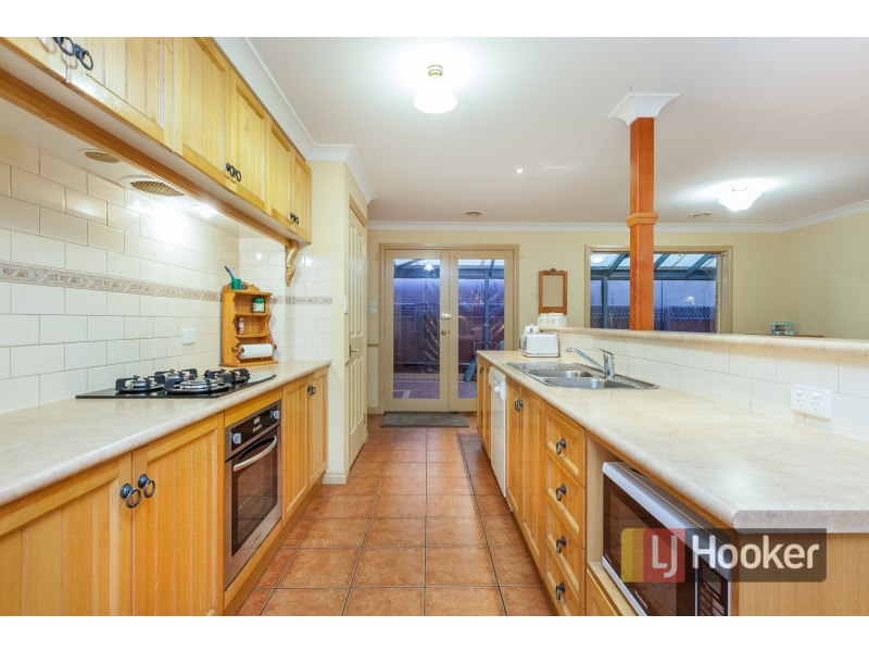 18 Grenfell Rise, Narre Warren South VIC 3805