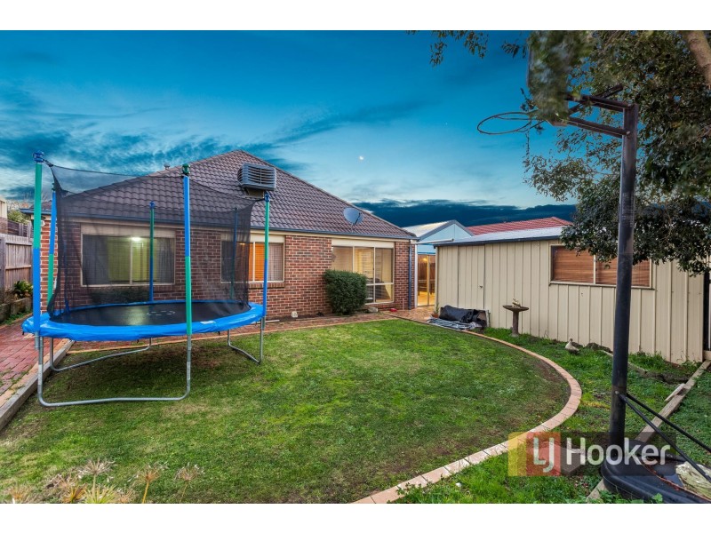 18 Grenfell Rise, Narre Warren South VIC 3805
