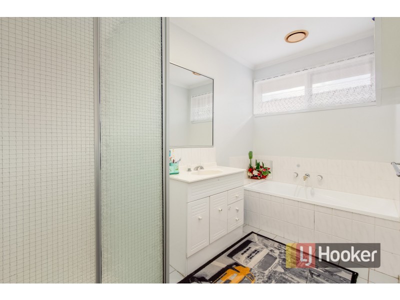 17 James Wyman Place, Hampton Park VIC 3976