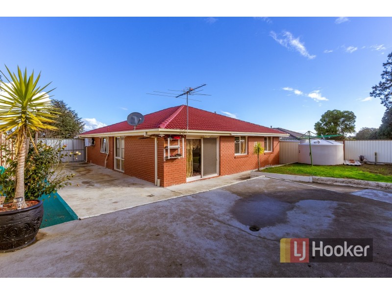 17 James Wyman Place, Hampton Park VIC 3976