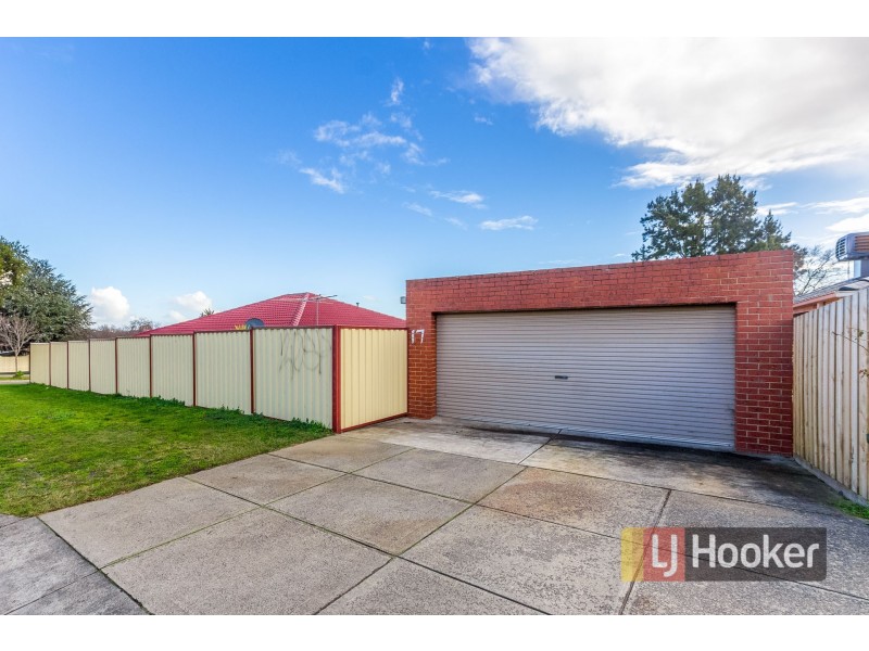 17 James Wyman Place, Hampton Park VIC 3976