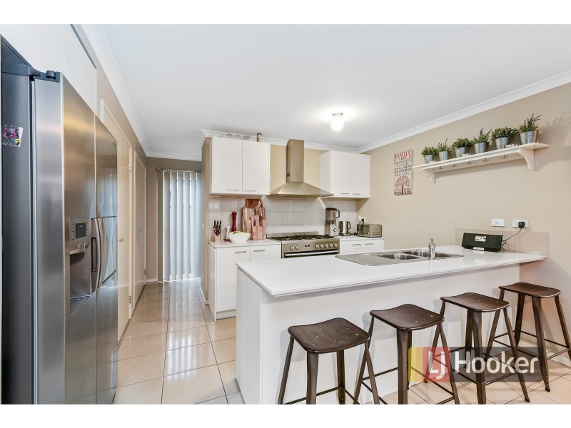 10 Hewitt Street, Cranbourne East VIC 3977