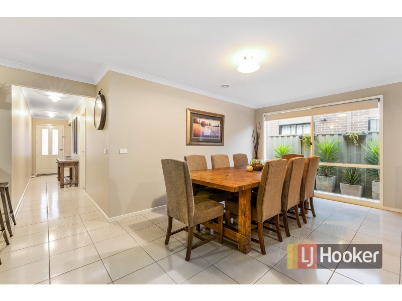 10 Hewitt Street, Cranbourne East VIC 3977