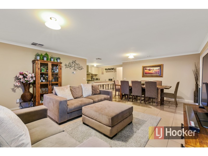 10 Hewitt Street, Cranbourne East VIC 3977