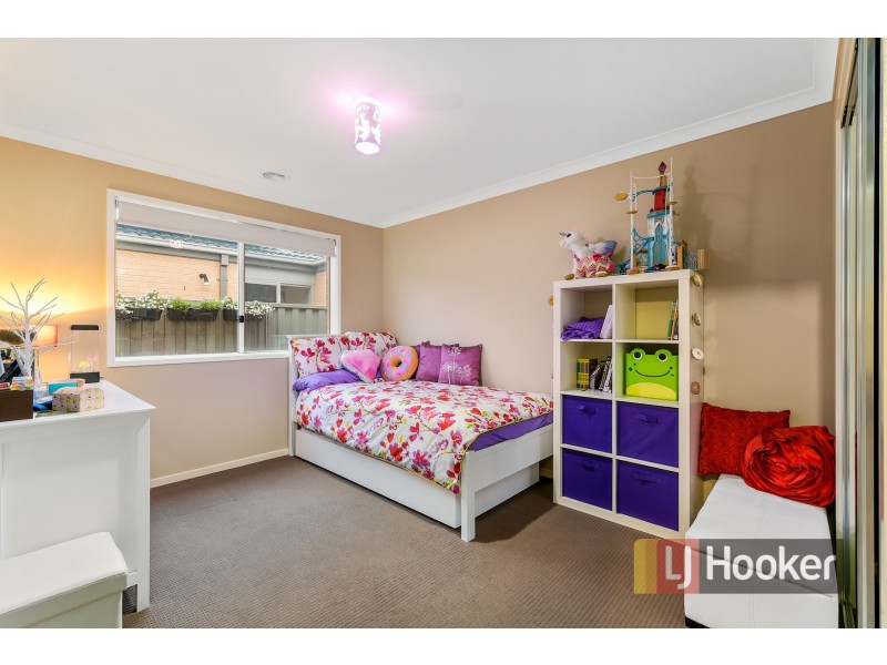 10 Hewitt Street, Cranbourne East VIC 3977