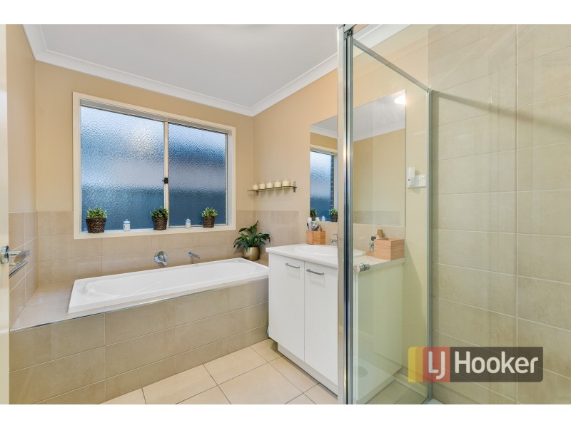 10 Hewitt Street, Cranbourne East VIC 3977