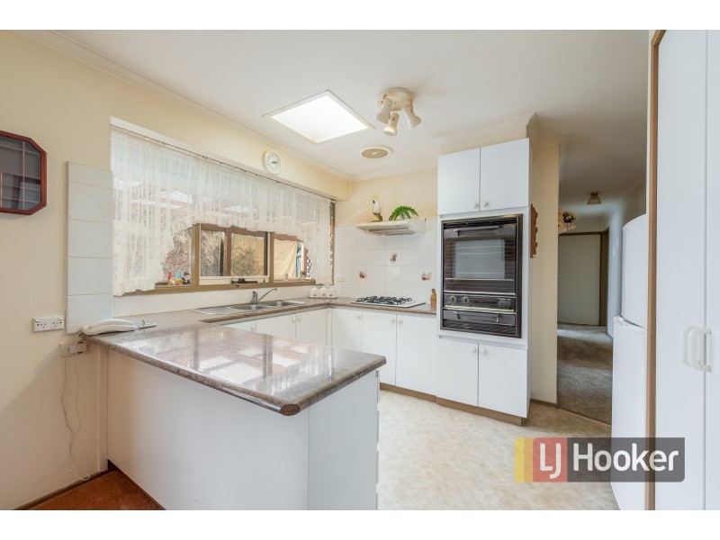 11 Kerrison Drive, Hampton Park VIC 3976