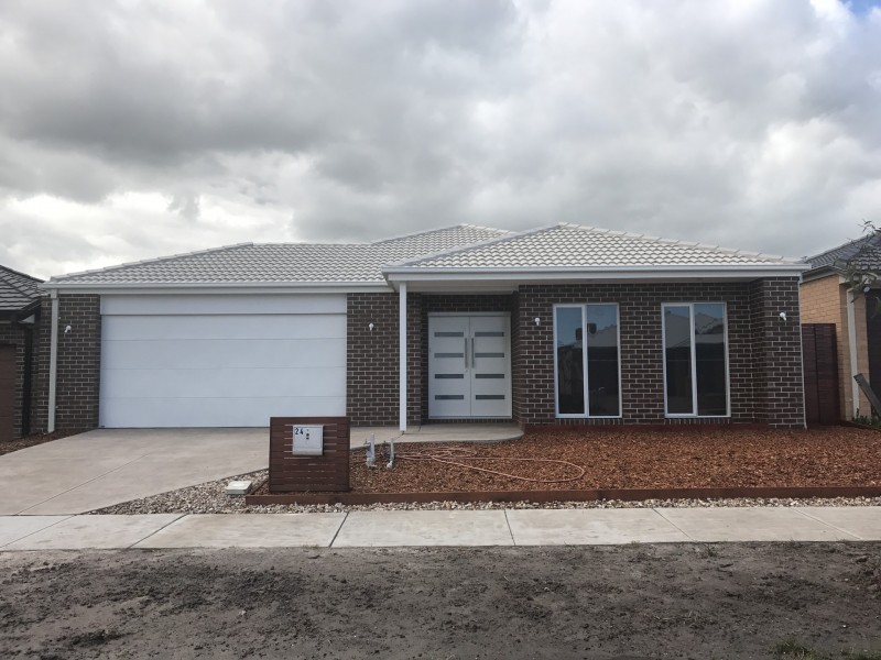 24 Gossamer Way, Narre Warren South VIC 3805