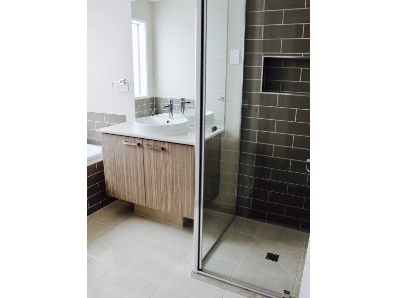 24 Gossamer Way, Narre Warren South VIC 3805