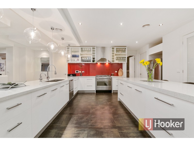 31 Rose Garden Court, Narre Warren North VIC 3804