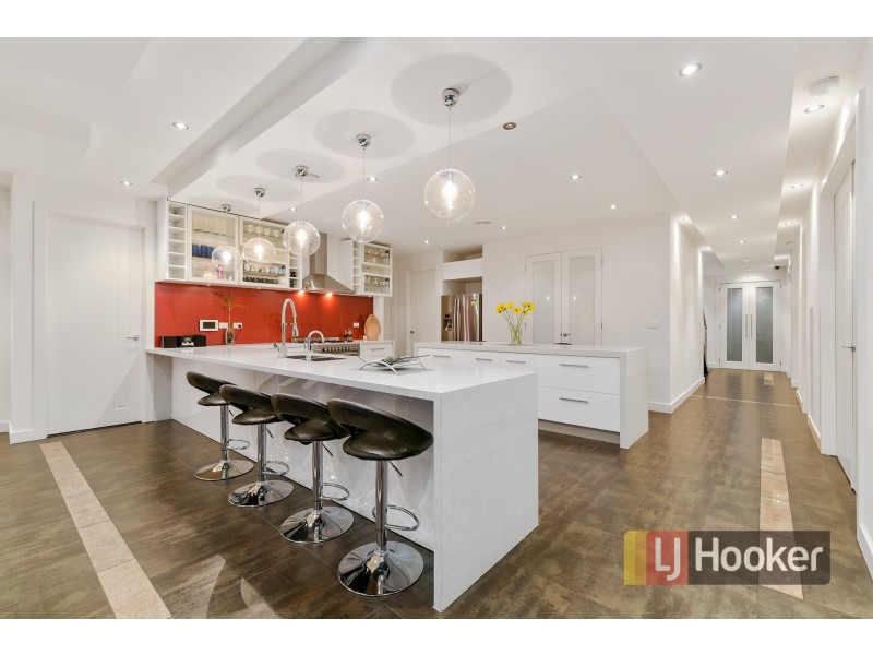 31 Rose Garden Court, Narre Warren North VIC 3804