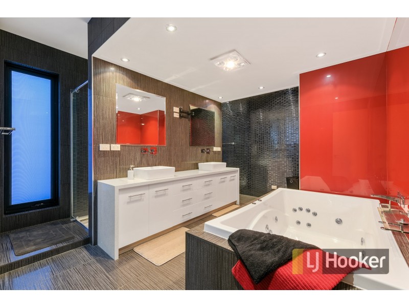 31 Rose Garden Court, Narre Warren North VIC 3804