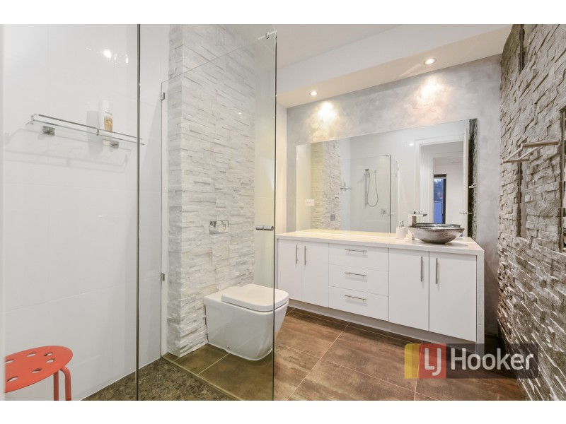 31 Rose Garden Court, Narre Warren North VIC 3804