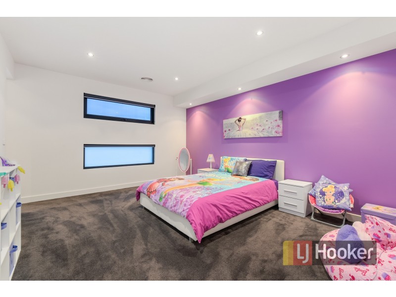 31 Rose Garden Court, Narre Warren North VIC 3804