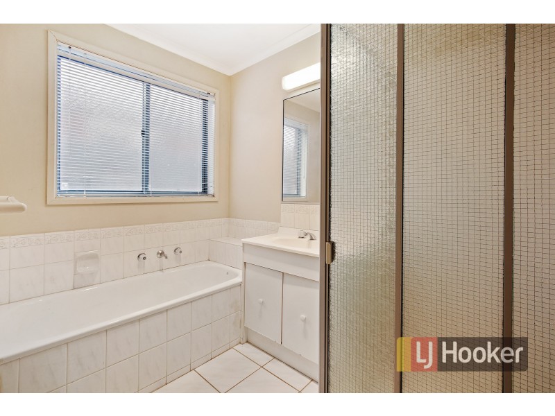 9 Sunset Place, Hampton Park VIC 3976