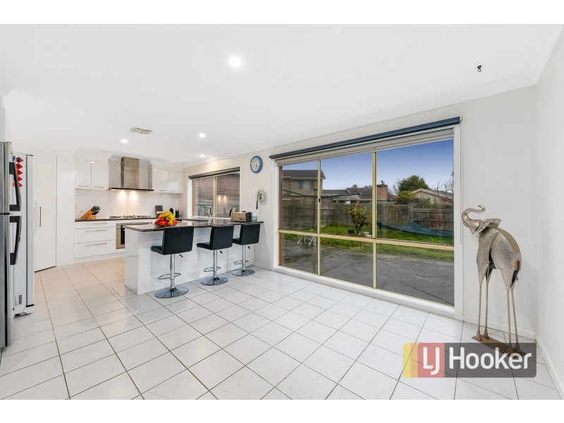 53 Reema Boulevard, Endeavour Hills VIC 3802