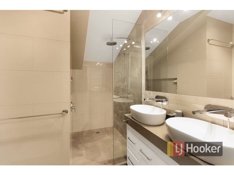 118 Sweeney Drive, Narre Warren VIC 3805