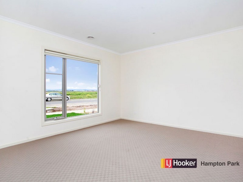 265 Fiorelli Boulevard, Cranbourne East VIC 3977