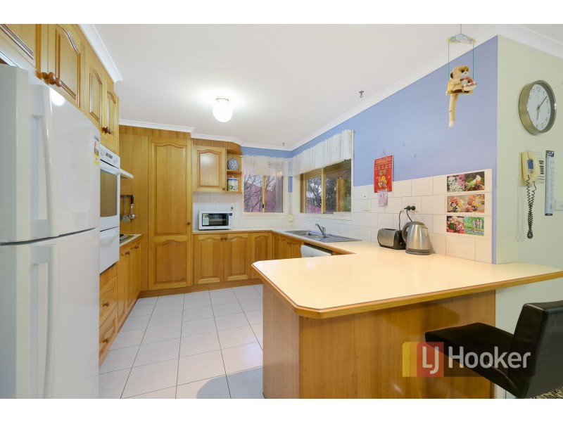 38 Maryrose Crescent, Endeavour Hills VIC 3802