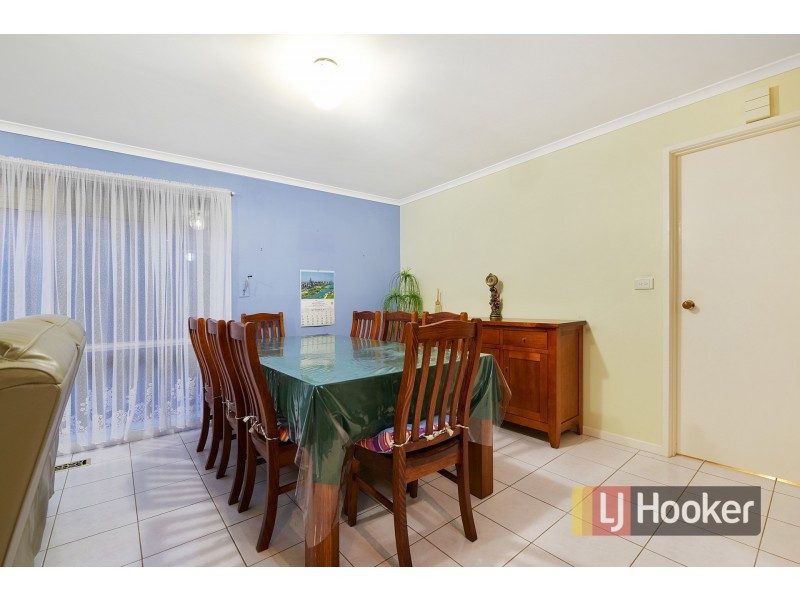 38 Maryrose Crescent, Endeavour Hills VIC 3802