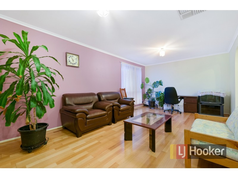 38 Maryrose Crescent, Endeavour Hills VIC 3802