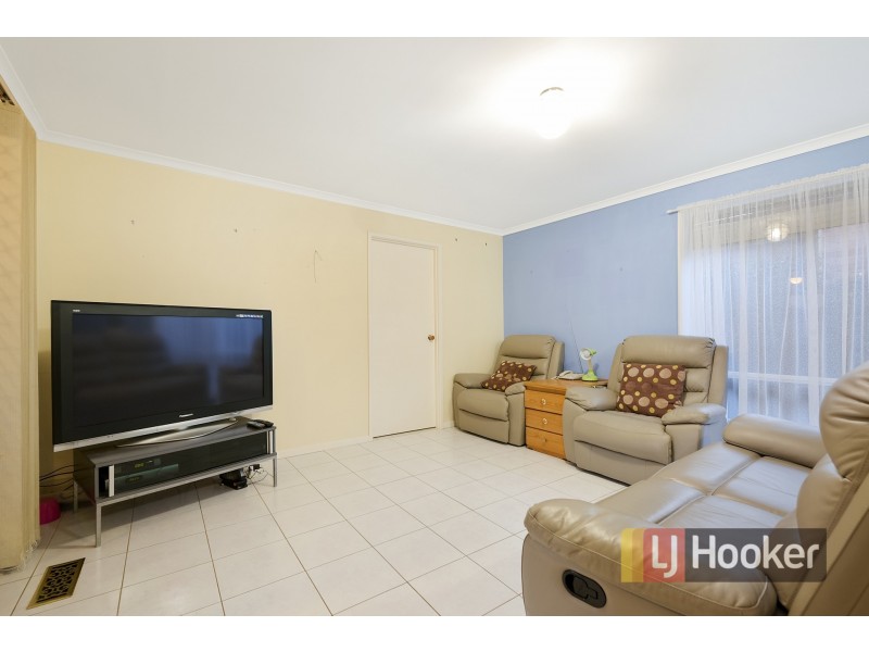 38 Maryrose Crescent, Endeavour Hills VIC 3802