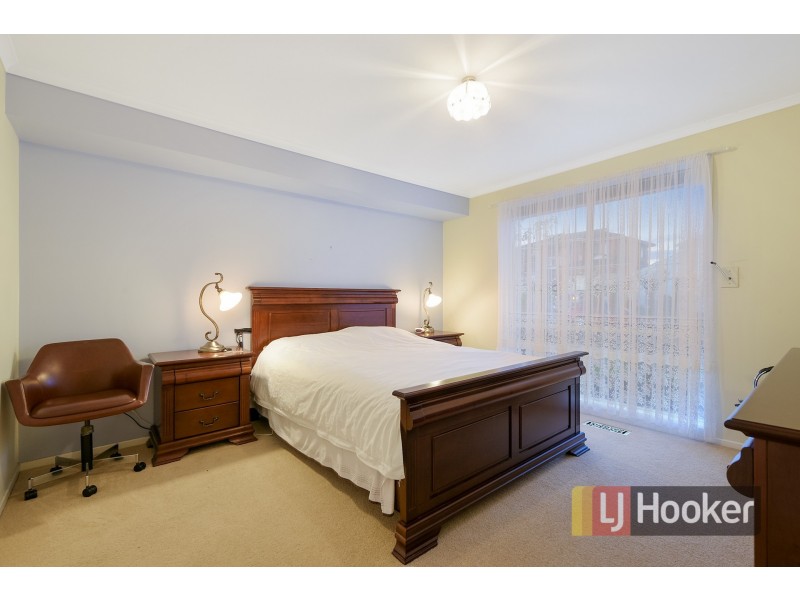 38 Maryrose Crescent, Endeavour Hills VIC 3802