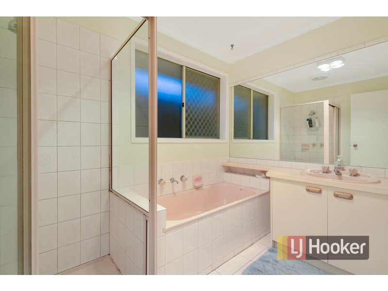 38 Maryrose Crescent, Endeavour Hills VIC 3802