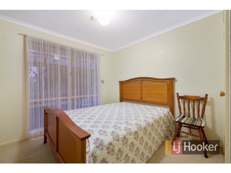 38 Maryrose Crescent, Endeavour Hills VIC 3802