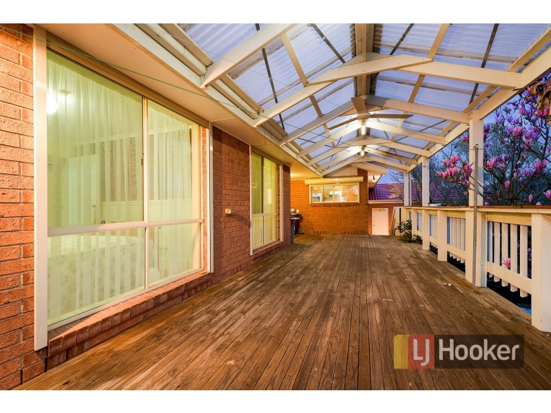 38 Maryrose Crescent, Endeavour Hills VIC 3802