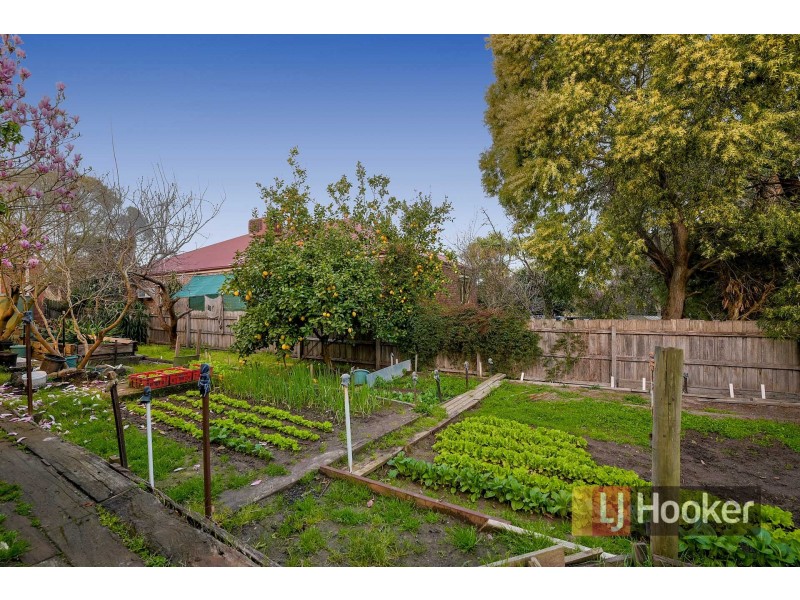 38 Maryrose Crescent, Endeavour Hills VIC 3802