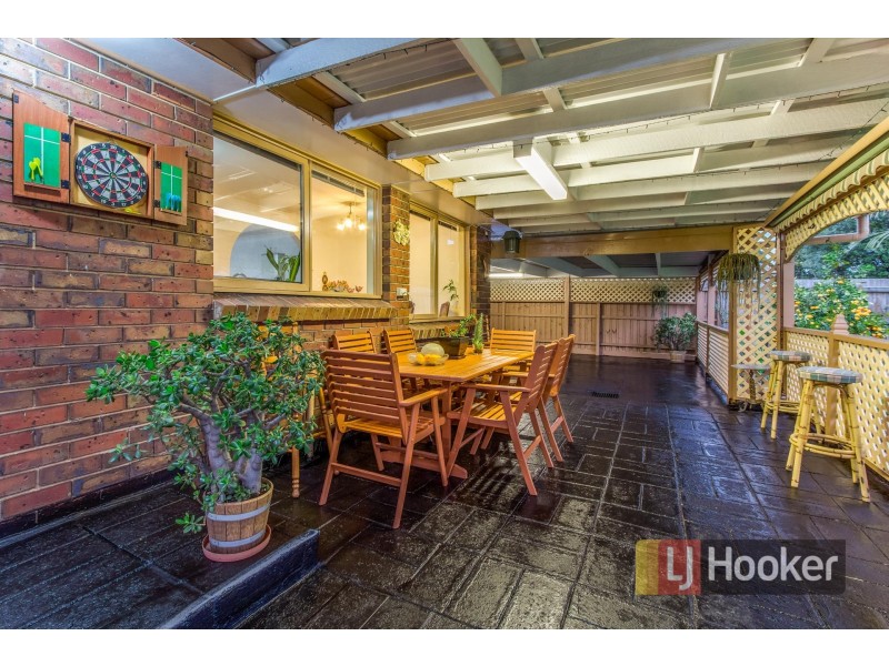 64 Millswyn Avenue, Hampton Park VIC 3976