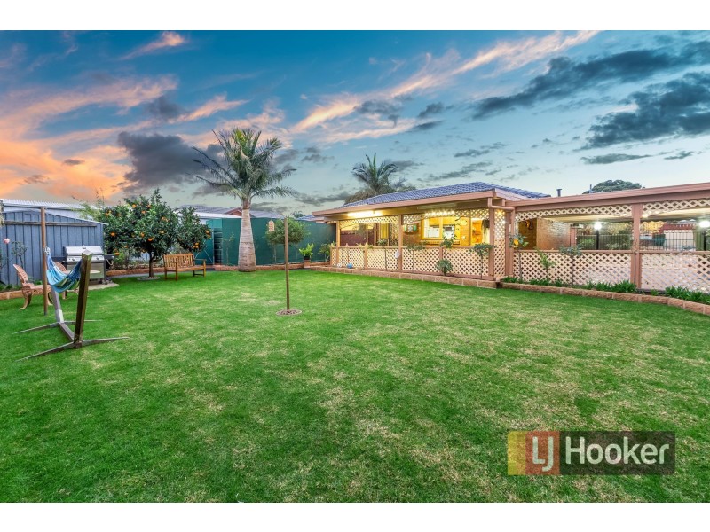 64 Millswyn Avenue, Hampton Park VIC 3976