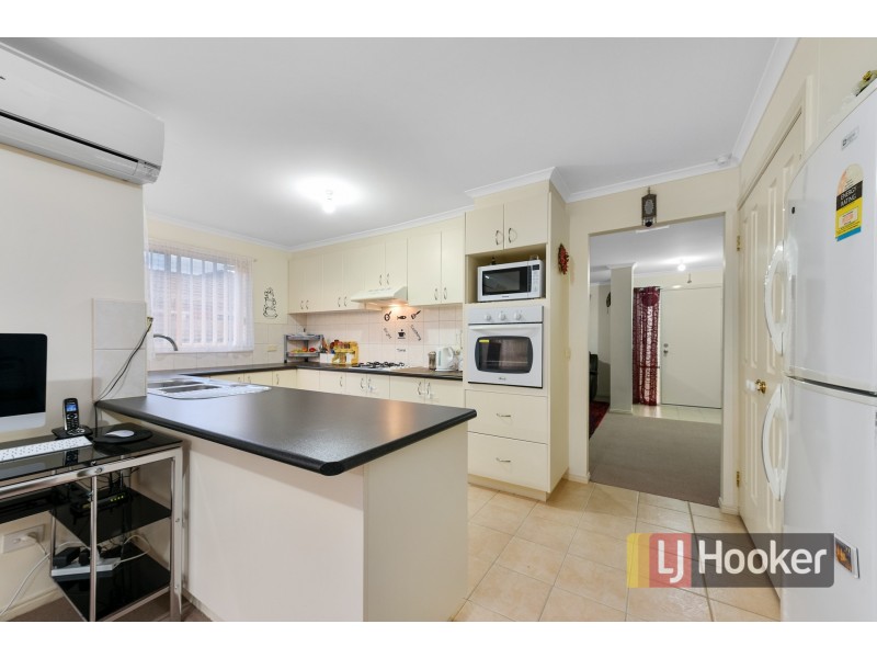 11 Horton Drive, Hampton Park VIC 3976