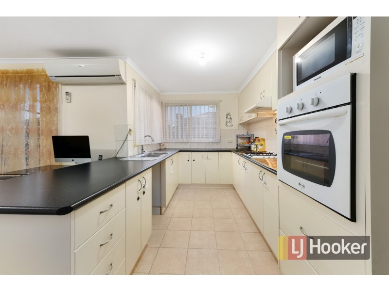 11 Horton Drive, Hampton Park VIC 3976