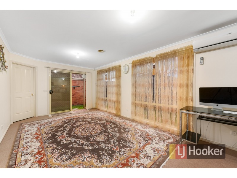 11 Horton Drive, Hampton Park VIC 3976