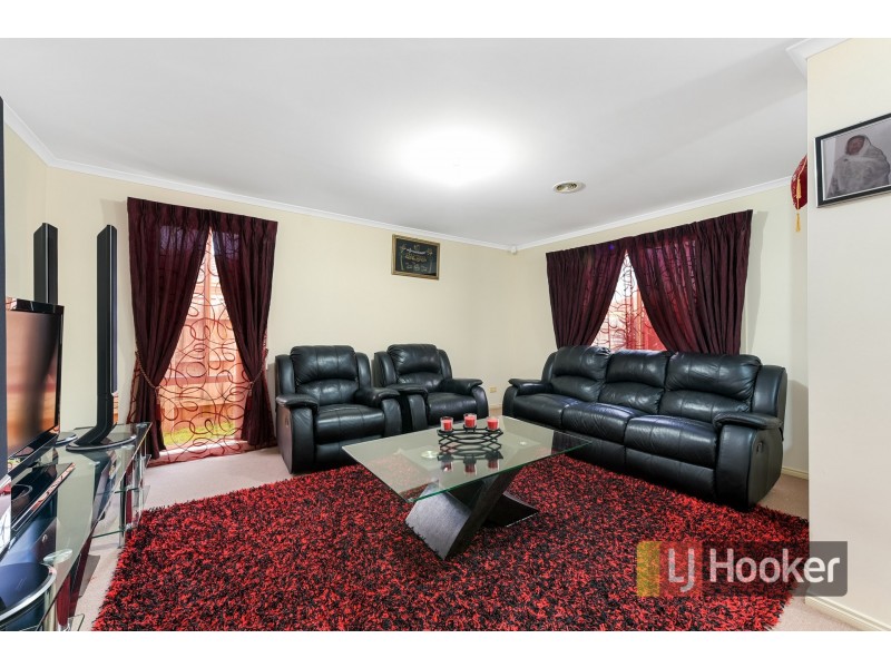 11 Horton Drive, Hampton Park VIC 3976