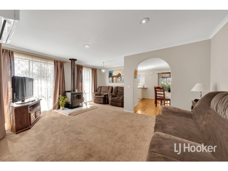 11 Medinah Rise, Hampton Park VIC 3976