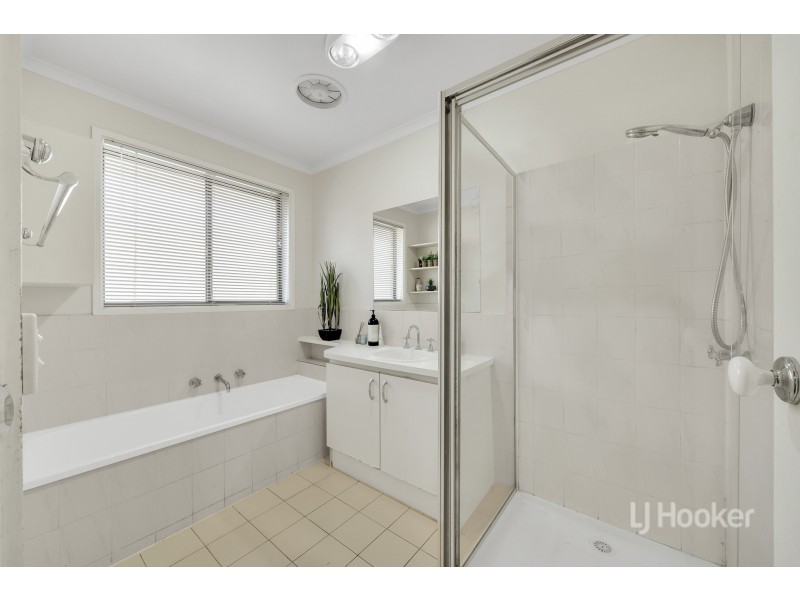 11 Medinah Rise, Hampton Park VIC 3976