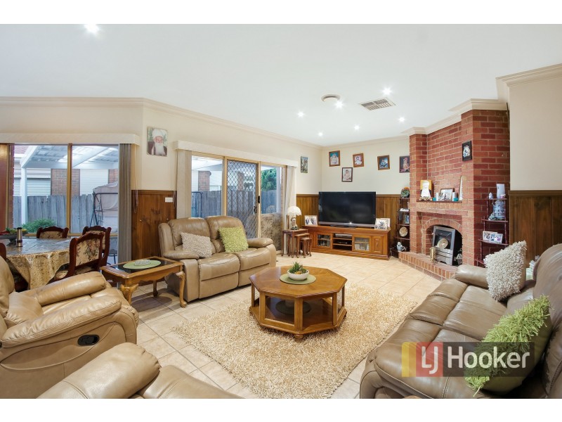 10 Chantell Avenue, Endeavour Hills VIC 3802