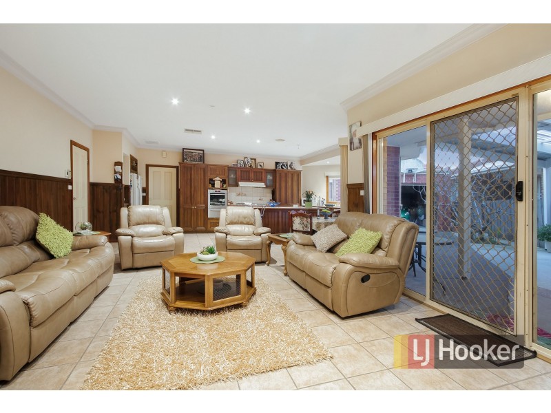 10 Chantell Avenue, Endeavour Hills VIC 3802