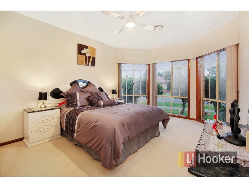 10 Chantell Avenue, Endeavour Hills VIC 3802