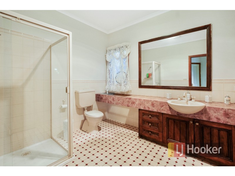 10 Chantell Avenue, Endeavour Hills VIC 3802