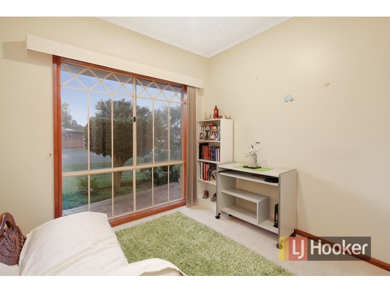 10 Chantell Avenue, Endeavour Hills VIC 3802