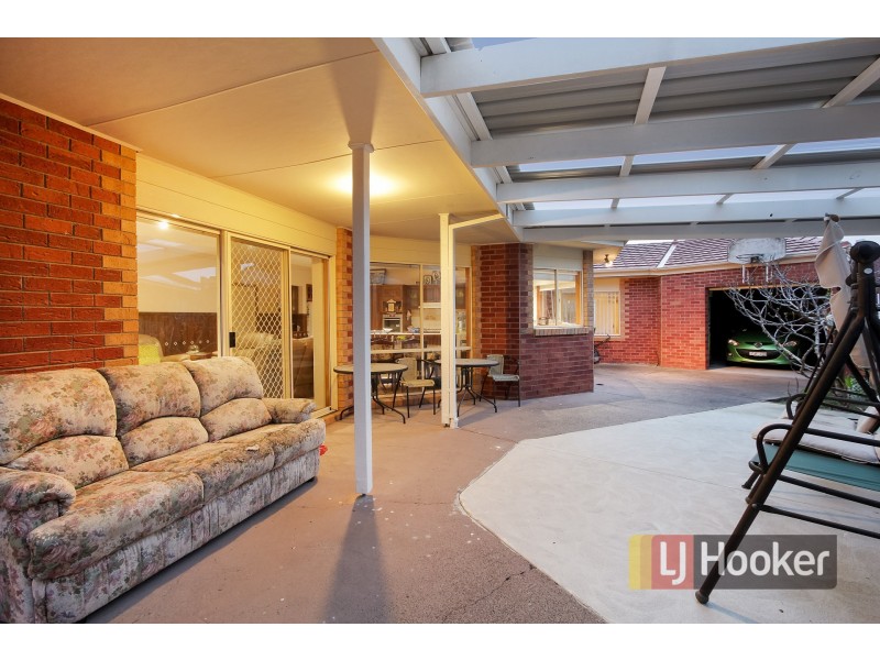 10 Chantell Avenue, Endeavour Hills VIC 3802