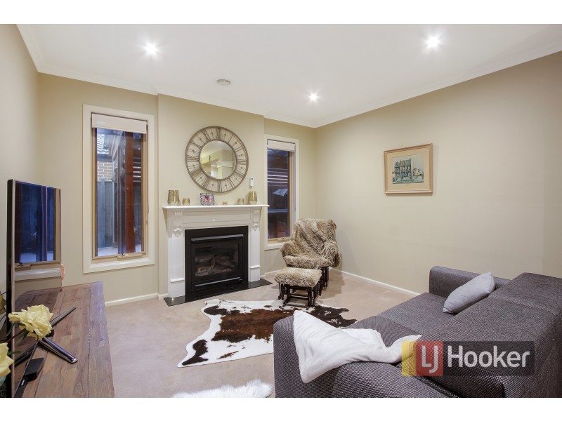 21 Mermaid Grove, Lyndhurst VIC 3975