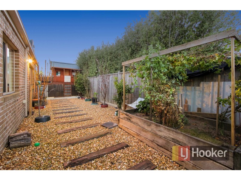 21 Mermaid Grove, Lyndhurst VIC 3975